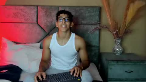 Snapshot of julianrouss chatting on 06.19.26 Julian online show from 06.19.26