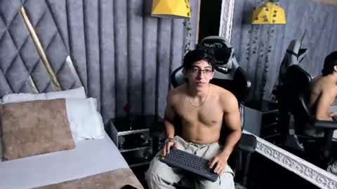 Snapshot of julianrouss chatting on 07.21.26 Julian online show from 07.21.26