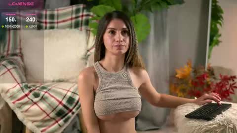 Snapshot of juliarichard chatting on 02.08.26 Julie online show from 02.08.26