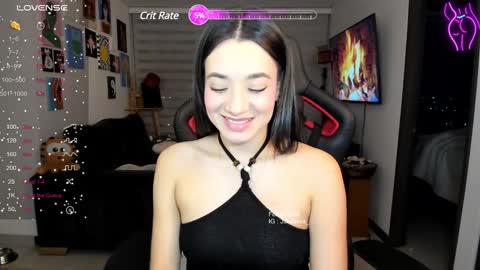 Snapshot of julidavila chatting on 02.09.25 Jeimy Help me to reach 100 thumbs up online show from 02.09.25