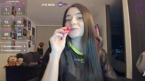 Snapshot of julidavila chatting on 10.25.25 Jeimy Help me to reach 100 thumbs up online show from 10.25.25