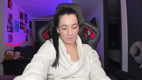 Jeimy Help me to reach 100 thumbs up online show from 02.03.26