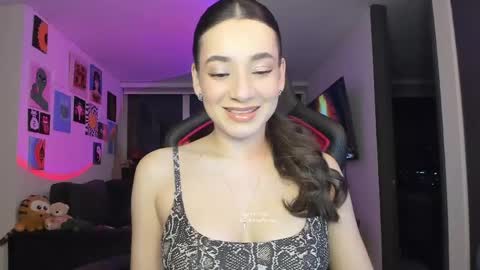 Snapshot of julidavila chatting on 04.23.26 Jeimy Help me to reach 100 thumbs up online show from 04.23.26