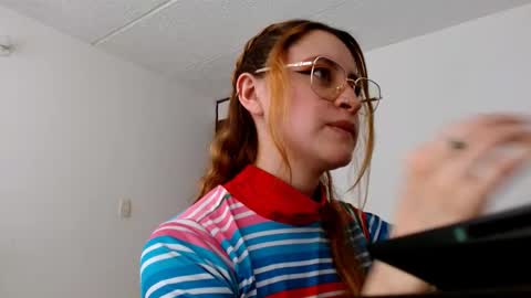 Snapshot of julie_autmn_ chatting on 03.03.26 yules online show from 03.03.26