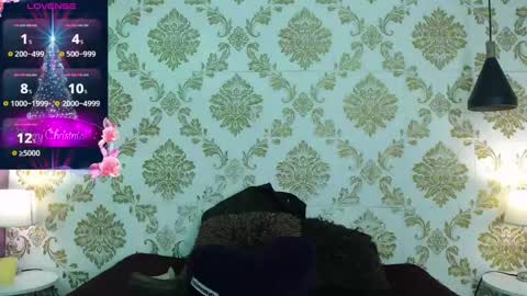 Snapshot of julie_coper chatting on 12.17.24 julie coper online show from 12.17.24