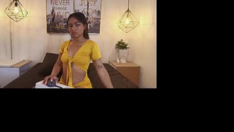Snapshot of julie_coper chatting on 09.19.25 julie coper online show from 09.19.25