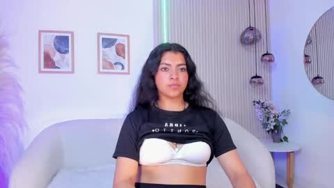 Snapshot of julie_devani chatting on 11.15.25 julie_devani online show from 11.15.25