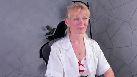 Snapshot of julie_lucasss chatting on 05.12.26 Julie Lucasss online show from 05.12.26
