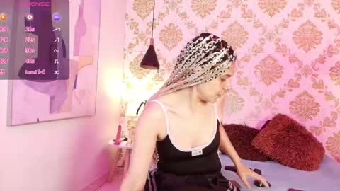 Snapshot of julie_tommy chatting on 02.05.25 Julie and Tommy. online show from 02.05.25