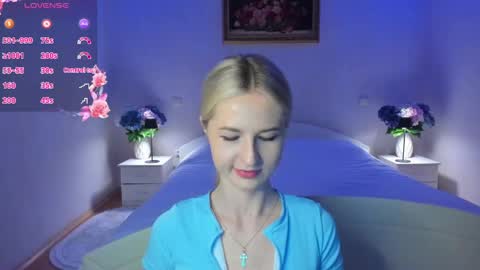 Snapshot of julieblazex chatting on 05.21.26 julieblazex online show from 05.21.26