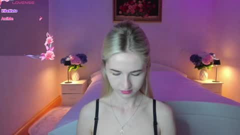 Snapshot of julieblazex chatting on 06.15.26 julieblazex online show from 06.15.26