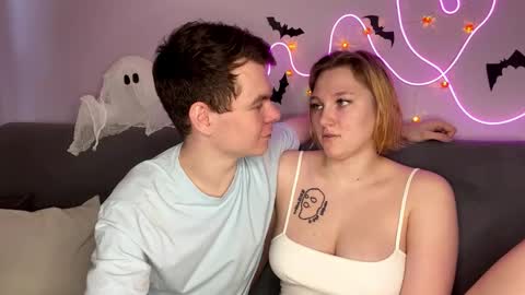 Julie and Thomas online show from 10.29.25