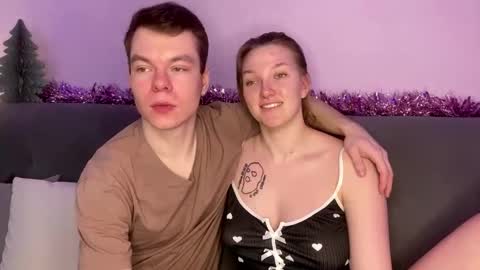 Julie and Thomas online show from 12.22.25