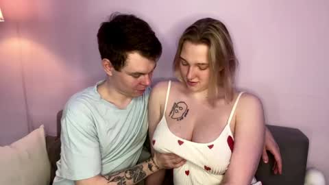 Julie and Thomas online show from 05.06.26