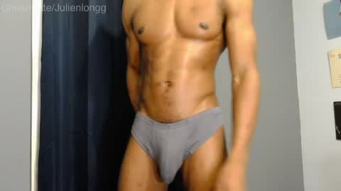 Snapshot of julienlongg chatting on 05.14.26 Julien online show from 05.14.26