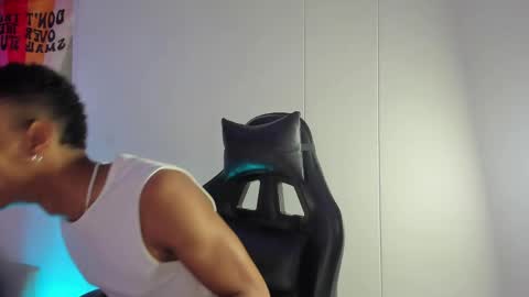 Snapshot of juliensaint_ chatting on 05.16.26 Julien online show from 05.16.26