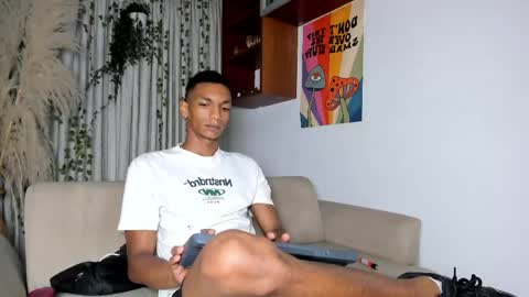 Snapshot of juliensaint_ chatting on 05.31.26 Julien online show from 05.31.26