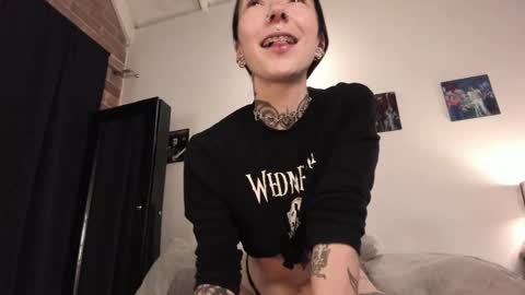 juliet_sourire online show from 02.18.25