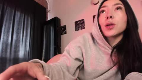 juliet_sourire online show from 03.04.25