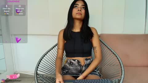 Juli online show from 01.04.25