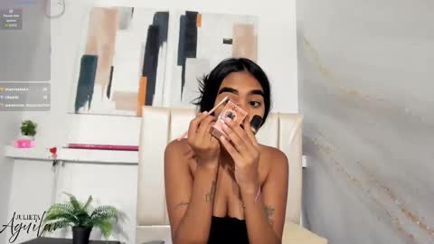 Juli online show from 09.17.25