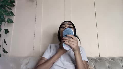 Snapshot of julieta_aguilar chatting on 05.12.26 Juli online show from 05.12.26