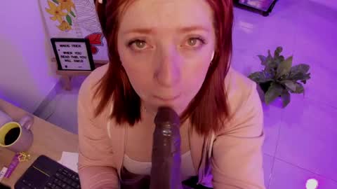 Snapshot of julieta_alves chatting on 07.17.26 July online show from 07.17.26