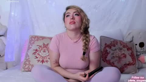 Snapshot of julieta_cooper20 chatting on 04.28.26 Juli online show from 04.28.26