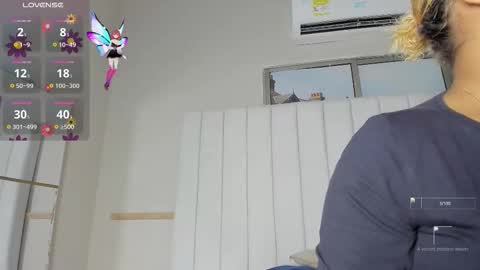 Julieta  IG juietaflower06 online show from 11.25.25