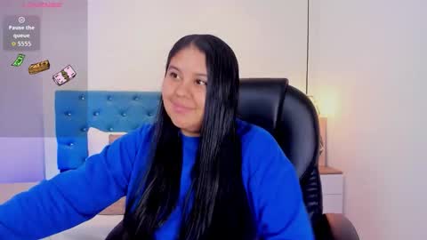Snapshot of julieta_miller01 chatting on 09.28.25 Julieta Mille online show from 09.28.25