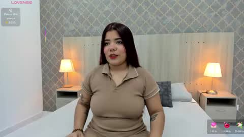 Julieta Robertson online show from 04.14.26