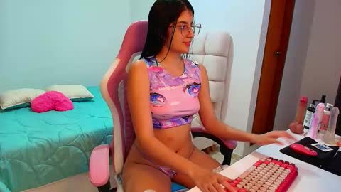julieta_rose19 online show from 11.14.25