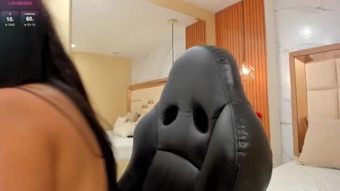     online show from 11.08.25