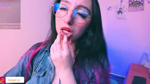 Snapshot of julieta_shelby chatting on 10.22.25 Julieta Independent model online show from 10.22.25