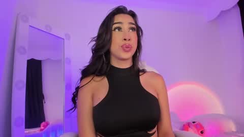 Snapshot of julietabomgv chatting on 12.19.24 julietabomgv online show from 12.19.24