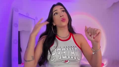 Snapshot of julietabomgv chatting on 01.21.25 julietabomgv online show from 01.21.25