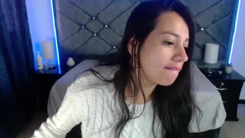 Snapshot of julietacollins06 chatting on 10.01.25 julietacollins06 online show from 10.01.25