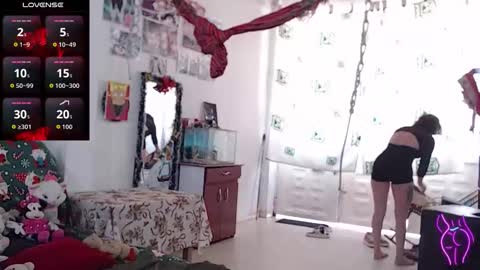 Snapshot of julietajaguar chatting on 12.15.25 Julieta Jaguar online show from 12.15.25