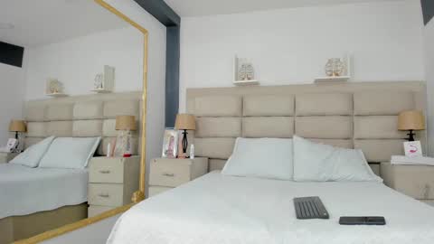 julietakane online show from 01.20.25