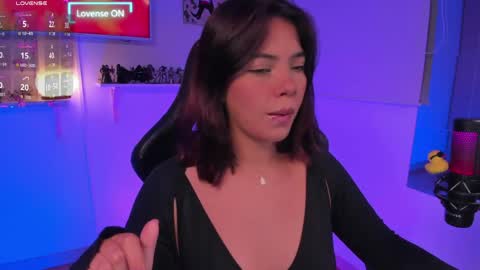 Snapshot of julietariverss chatting on 04.18.26 Julieta online show from 04.18.26