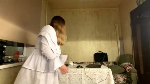 Mia online show from 10.20.25