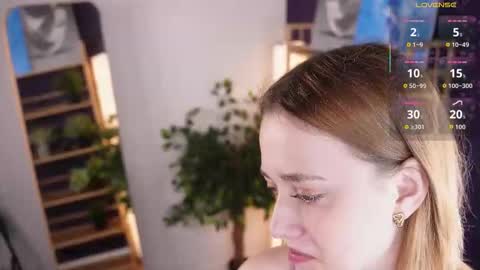 Mia online show from 09.26.25