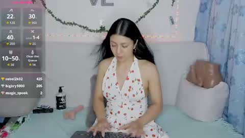 Snapshot of juliette_r chatting on 07.23.26 Juliette online show from 07.23.26