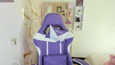 Snapshot of juliette_sweet05 chatting on 04.16.26 juliette online show from 04.16.26