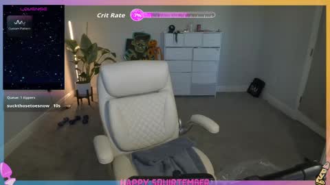 Snapshot of juliewets chatting on 09.24.25 Julie online show from 09.24.25