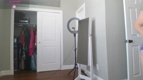 Juli Monroe online show from 02.04.26