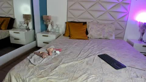 Juli online show from 03.27.26