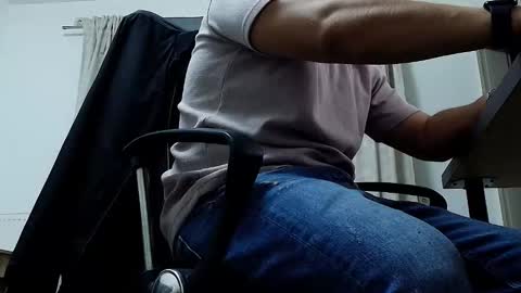 JULiUS   online show from 10.03.25