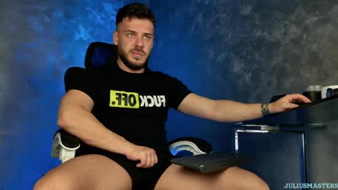 JULiUS   online show from 04.07.26