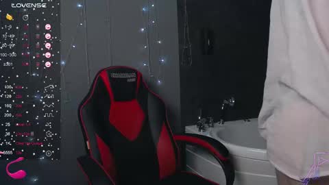 JuliyaMayers online show from 01.08.25